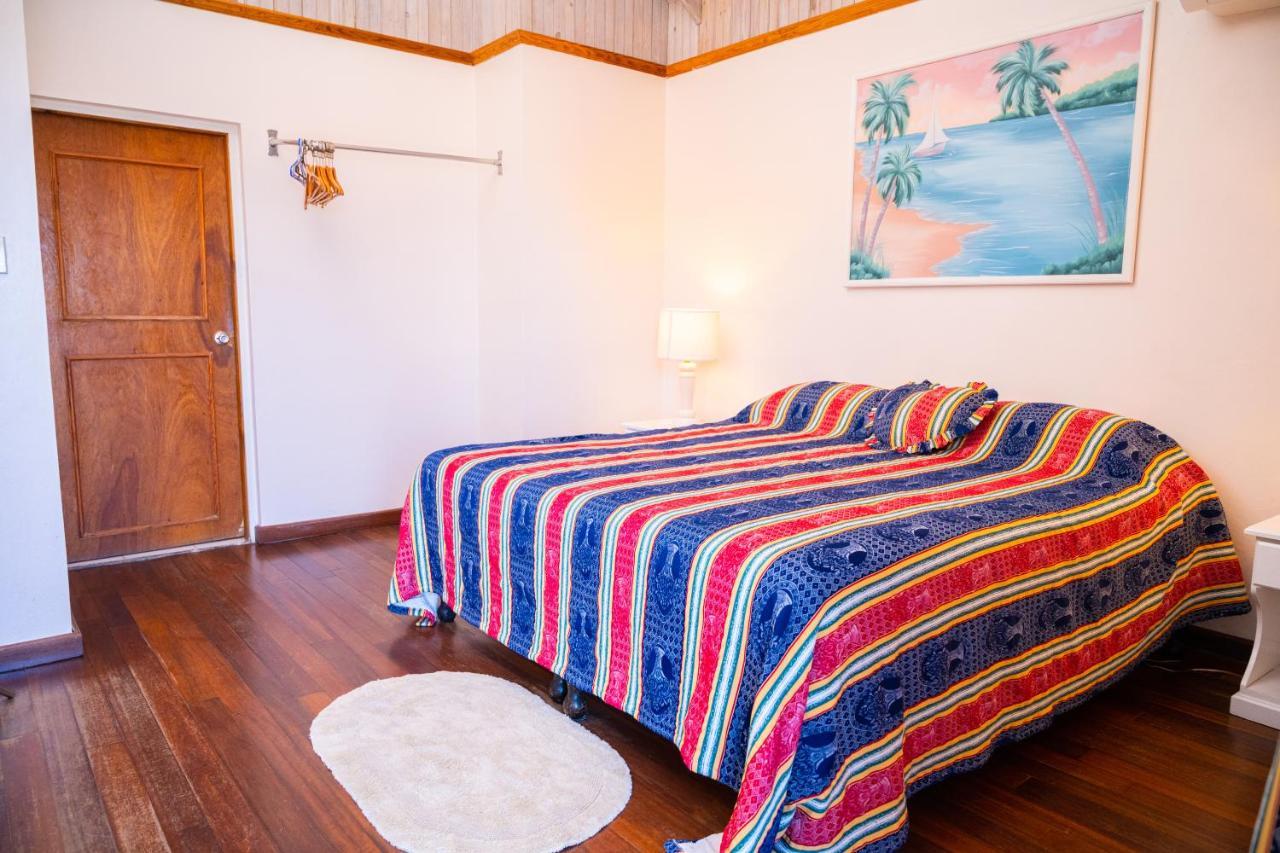 Shields Negril Villas Exterior foto