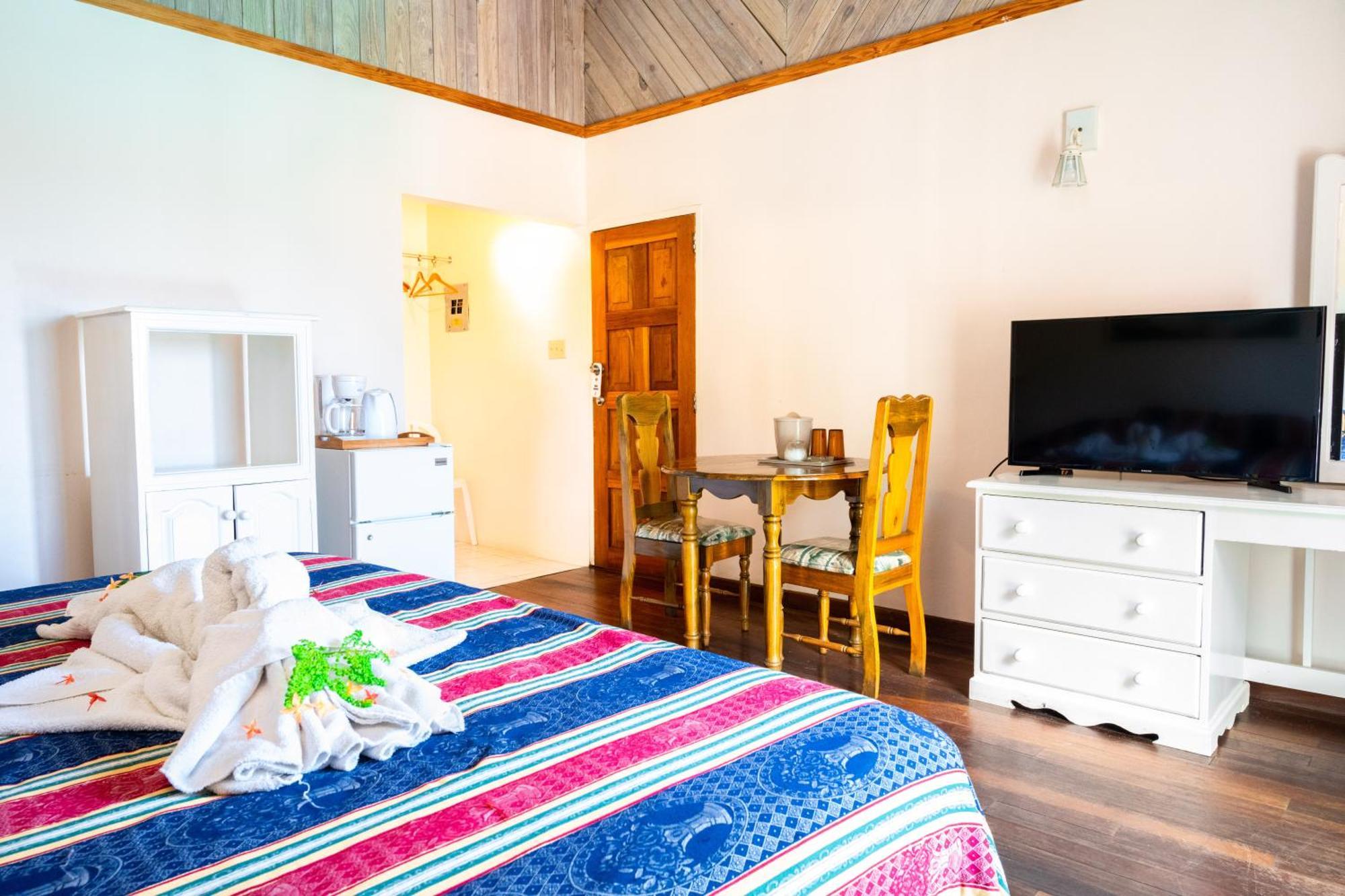 Shields Negril Villas Habitación foto